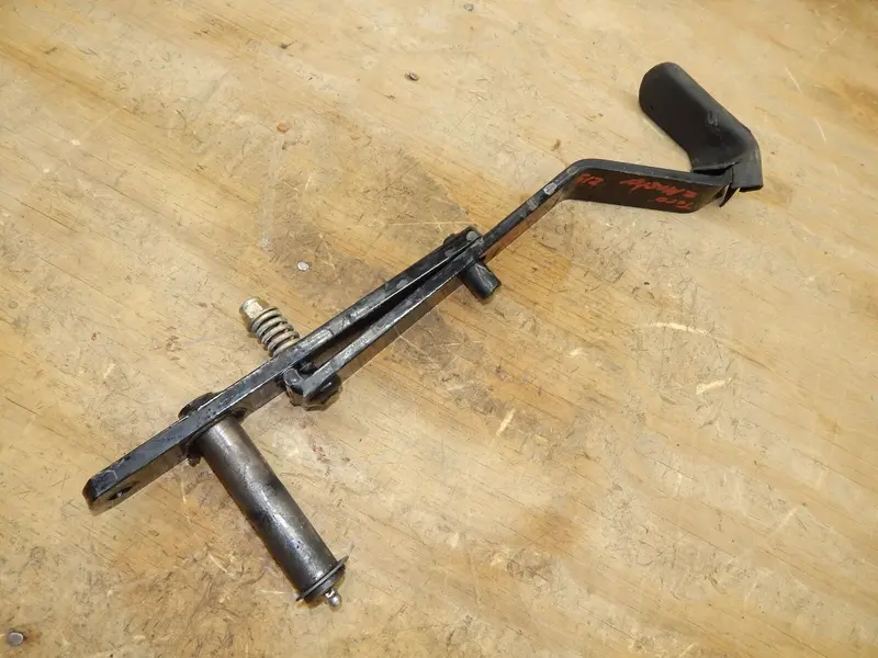 Toro Z150 Z-Master Zero-Turn Mower Lift Handle Assembly – Used 1