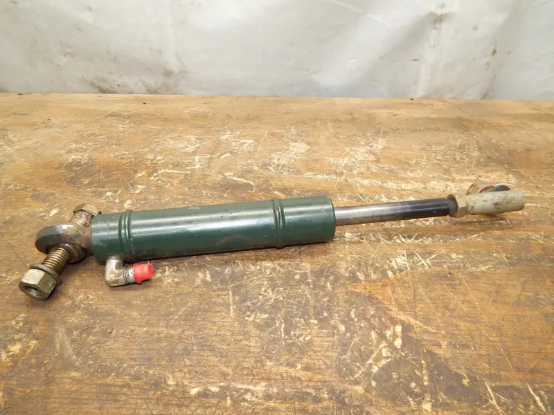 Troy-Bilt Gtx / Bolens Gt2000 Power Steering Cylinder (1751627) 1
