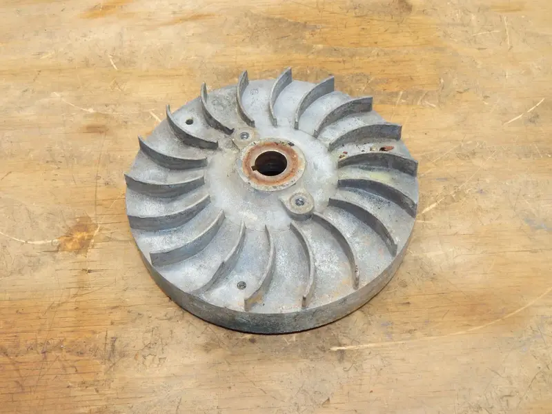 Used Briggs & Stratton Br6 Cast Iron Engine Flywheel 1