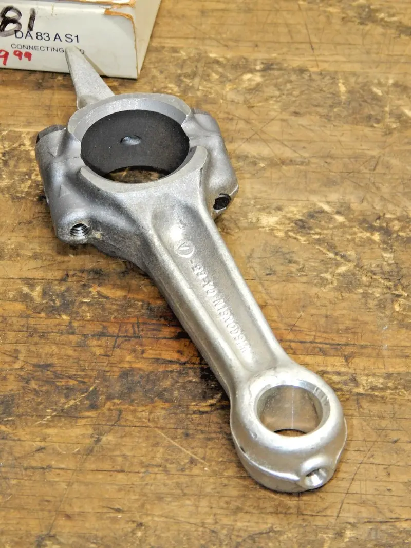 Wisconsin Engine Connecting Rod Da83As1 – Genuine Oem Part 1