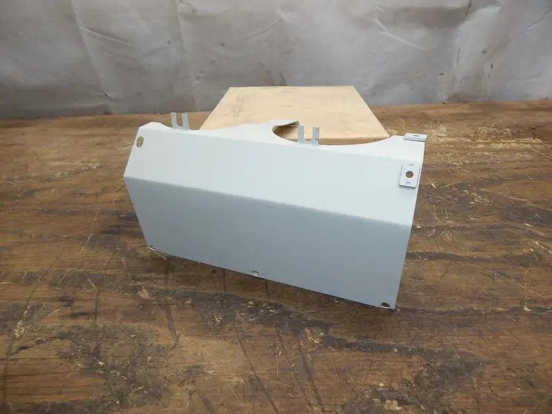 Wisconsin Se126 Lower Cylinder Cover – Right-Side Shroud 1
