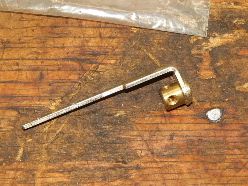 Wisconsin Throttle Shaft – 234-62521-08 1